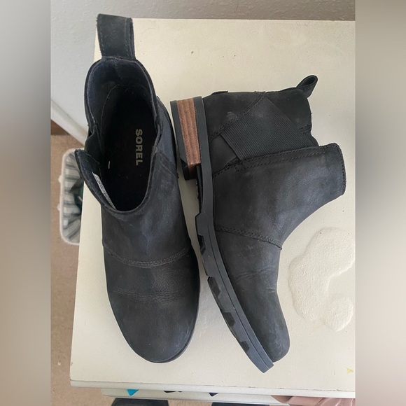 Sorel Emelie Waterproof Leather Chelsea Boots, Black, size 6 (EU 37) - Picture 3 of 8